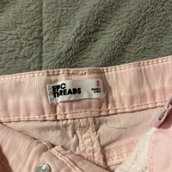 Kids 5t shorts - Picture 2 of 3